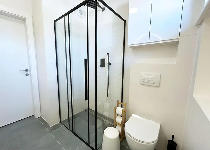 Fantastays - Pine Апартаменты